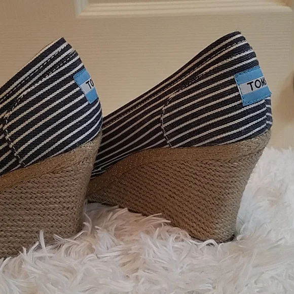 Toms Canvas Espadrille Wedge Sandals - Picture 5 of 10